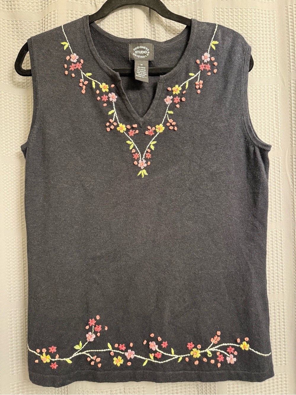 Vintage Designers Studio Originals Embroidered Floral Knit Sweater Vest – Size M